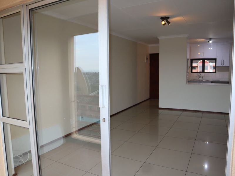 MOVE IN READY - REFURBISHED 2 BED, 2 BATH FLAT IN CAVERSHAM GLEN - Photo 7