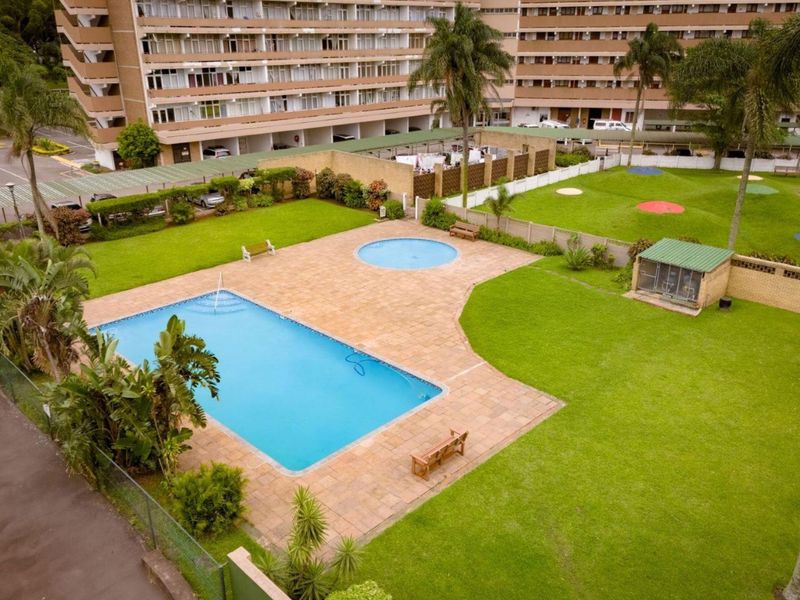 BACHELOR FLAT TO LET AT THE TOWERS - Photo 4