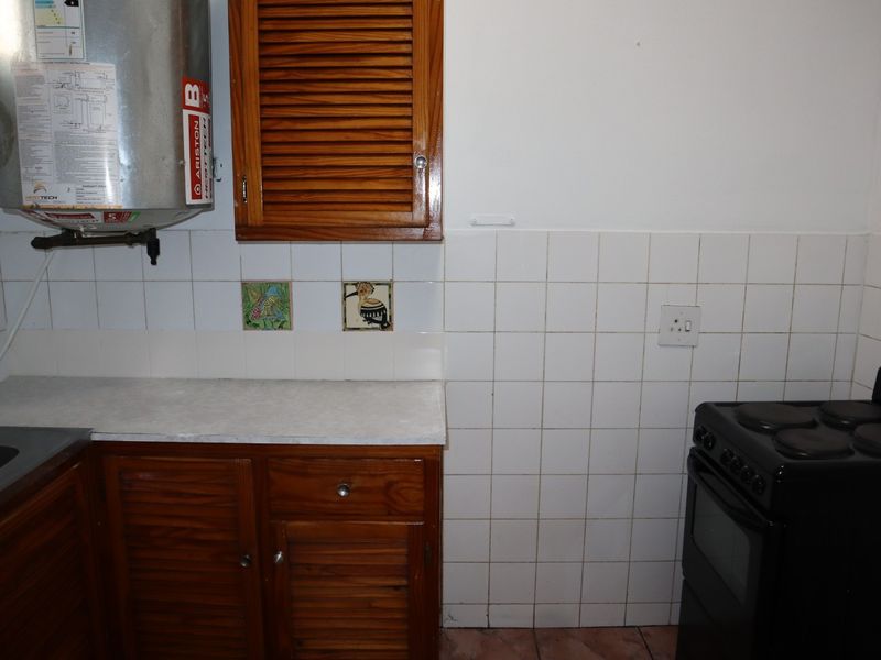 BACHELOR FLAT TO LET AT THE TOWERS - Photo 6