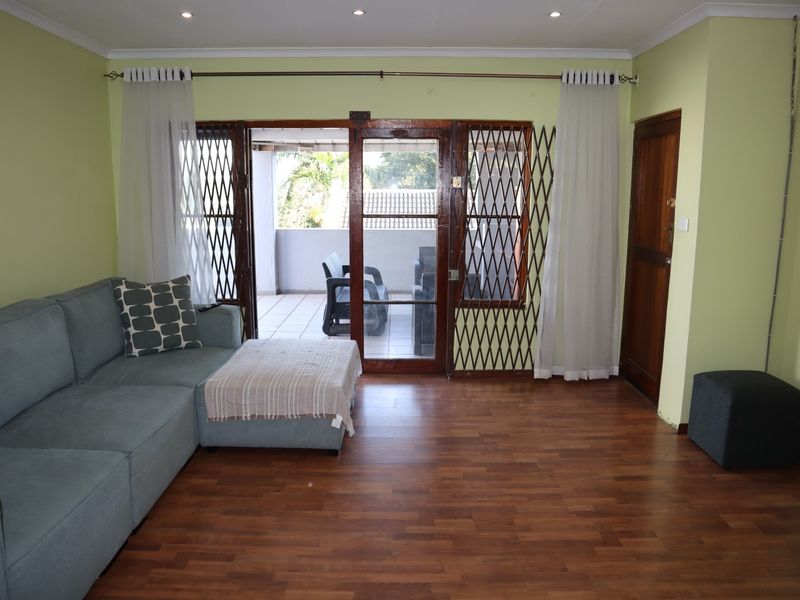 SECURE 2 BEDROOM APARTMENT TO LET IN THE WOLDS, NEW GERMANY - Photo 10