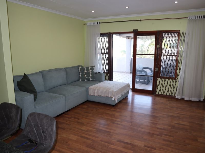 SECURE 2 BEDROOM APARTMENT TO LET IN THE WOLDS, NEW GERMANY - Photo 9