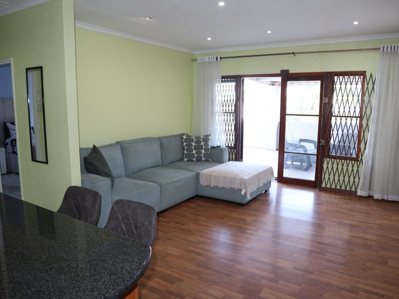 SECURE 2 BEDROOM APARTMENT TO LET IN THE WOLDS, NEW GERMANY - Photo 8
