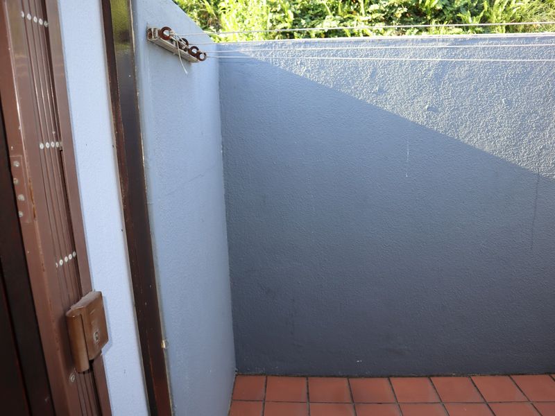 SECURE 2 BEDROOM APARTMENT TO LET IN THE WOLDS, NEW GERMANY - Photo 6