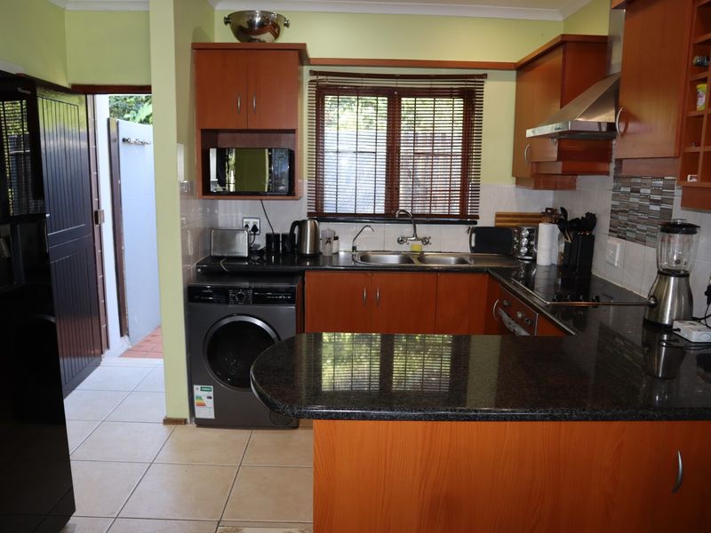SECURE 2 BEDROOM APARTMENT TO LET IN THE WOLDS, NEW GERMANY - Photo 4