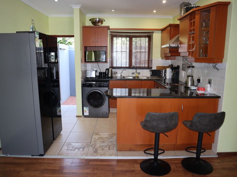 SECURE 2 BEDROOM APARTMENT TO LET IN THE WOLDS, NEW GERMANY - Photo 3
