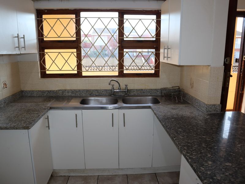 1 BEDROOM APARTMENT TO LET WITH A LOCK UP GARAGE - Photo 7