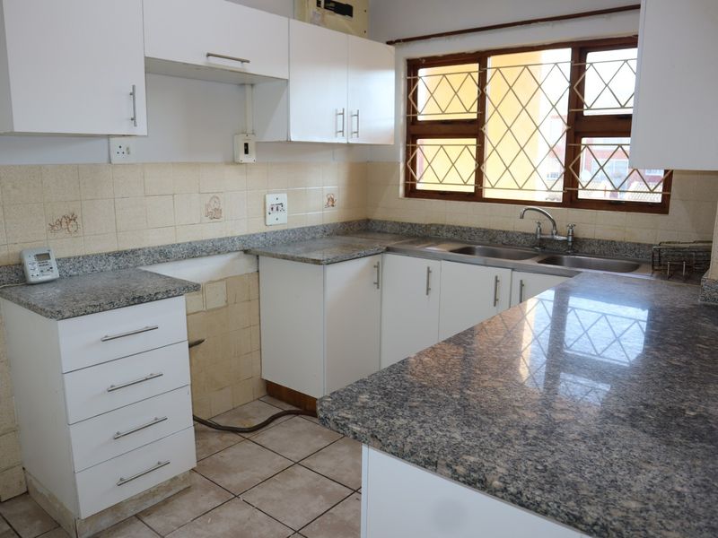 1 BEDROOM APARTMENT TO LET WITH A LOCK UP GARAGE - Photo 6