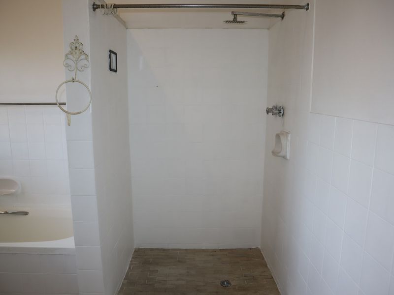 1 BEDROOM APARTMENT TO LET WITH A LOCK UP GARAGE - Photo 10