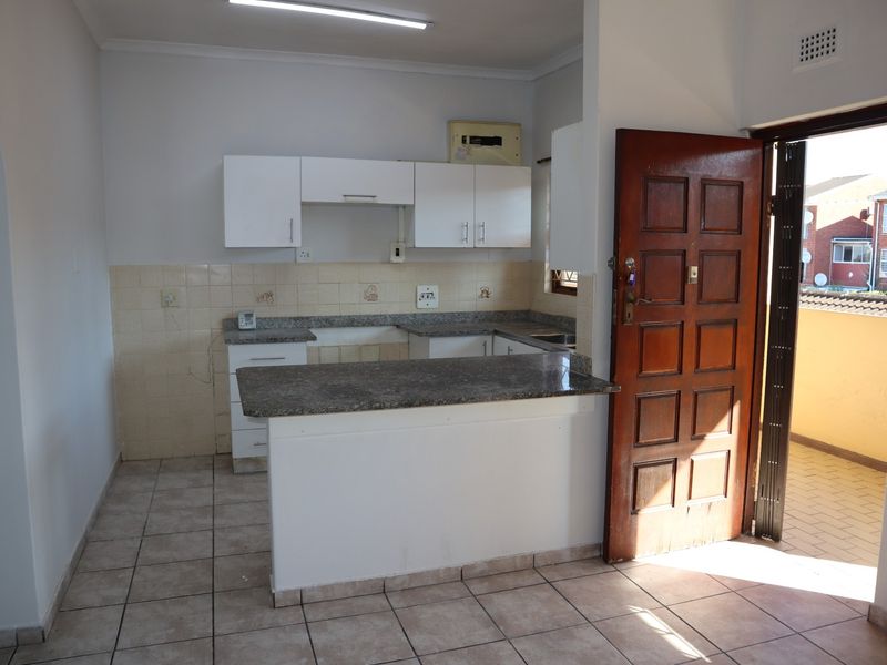 1 BEDROOM APARTMENT TO LET WITH A LOCK UP GARAGE - Photo 4