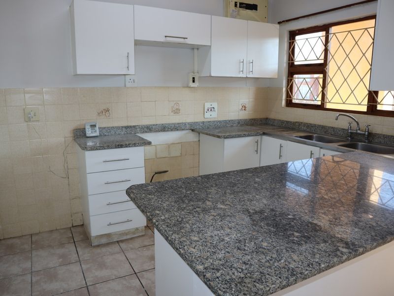 1 BEDROOM APARTMENT TO LET WITH A LOCK UP GARAGE - Photo 5