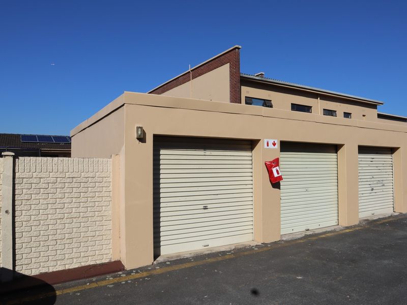 1 BEDROOM APARTMENT TO LET WITH A LOCK UP GARAGE - Photo 2