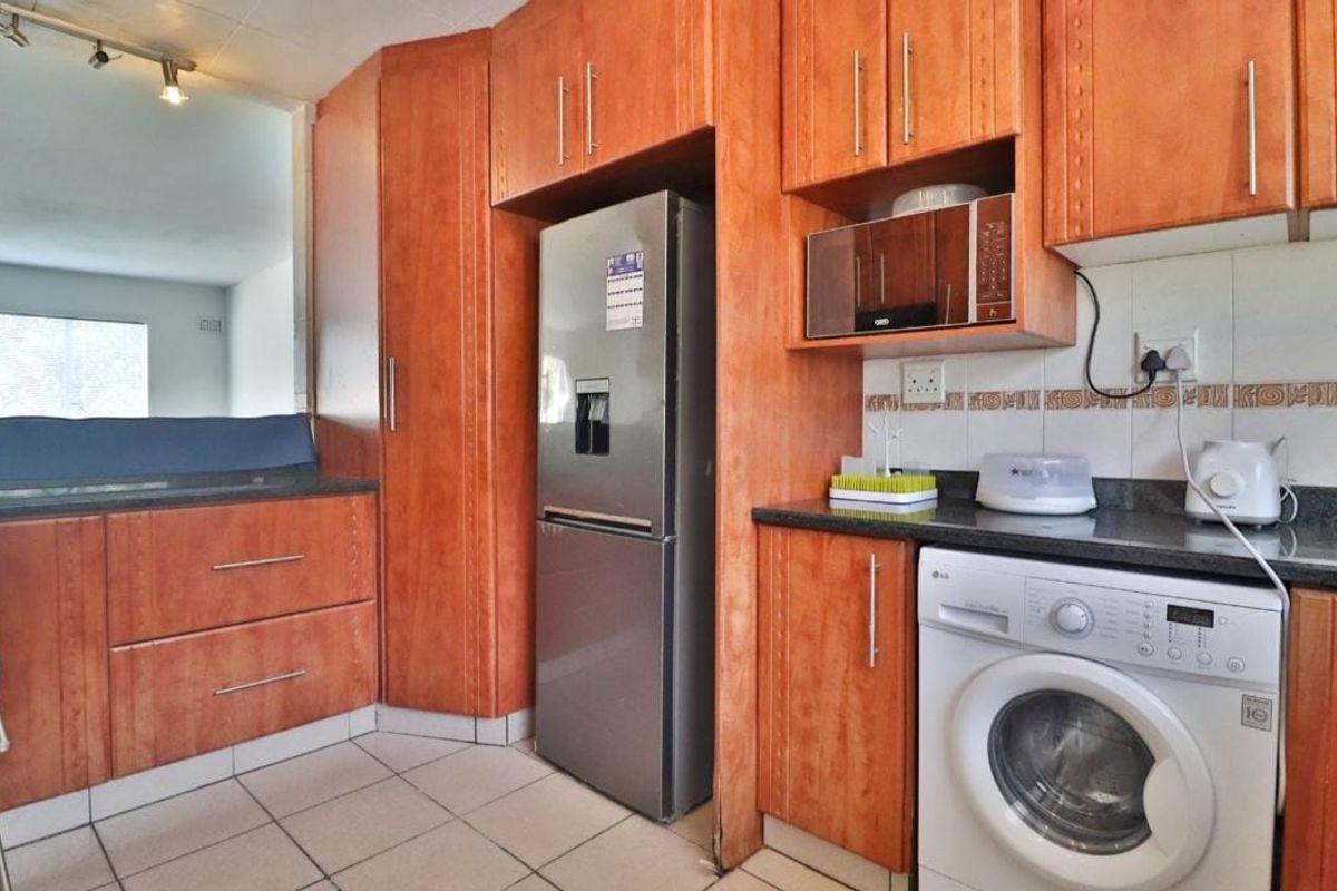 3 BEDROOM DUPLEX TO LET IN ASHLEY - Photo 2