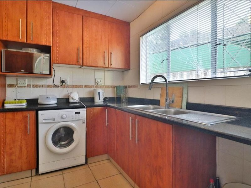 3 BEDROOM DUPLEX TO LET IN ASHLEY - Photo 3