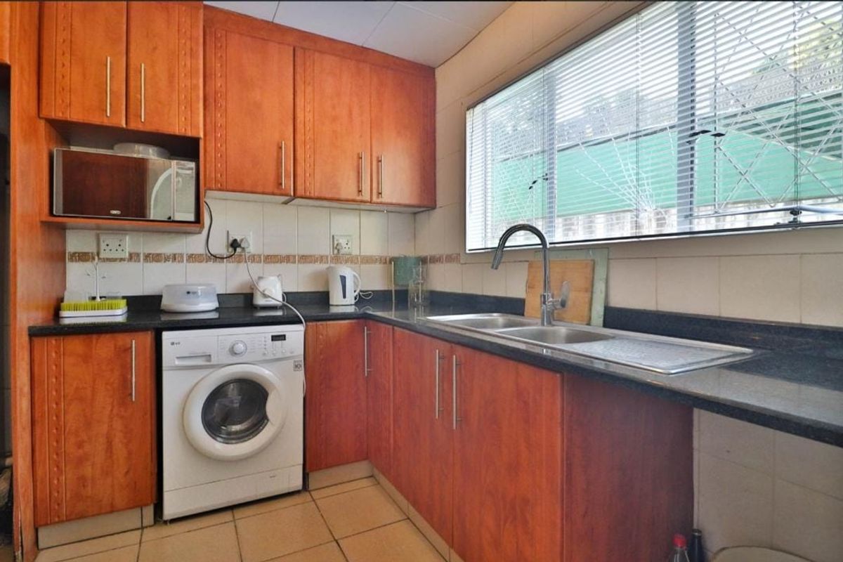 3 BEDROOM DUPLEX TO LET IN ASHLEY - Photo 3