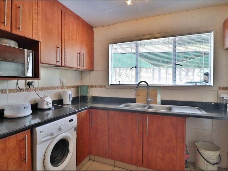 3 BEDROOM DUPLEX TO LET IN ASHLEY - Photo 4