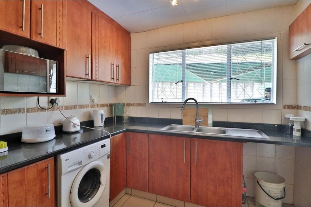 3 BEDROOM DUPLEX TO LET IN ASHLEY - Photo 4