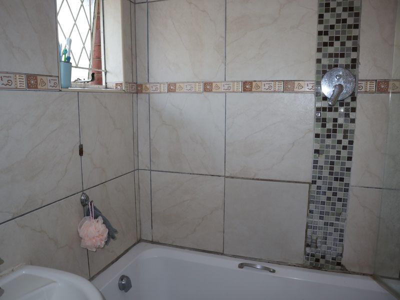 2 BEDROOM FLAT CONVENIENTLY LOCATION FOR EASY LIVING - Photo 10