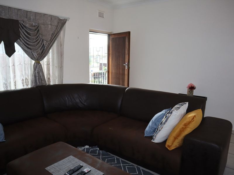 2 BEDROOM FLAT CONVENIENTLY LOCATION FOR EASY LIVING - Photo 5