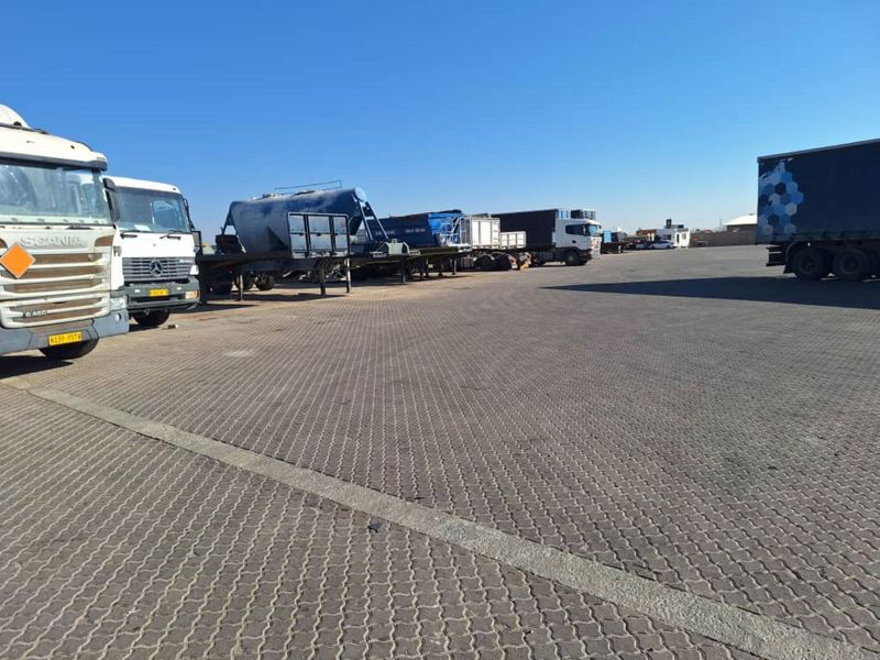 Large warehouses on 2ha yard - Photo 6