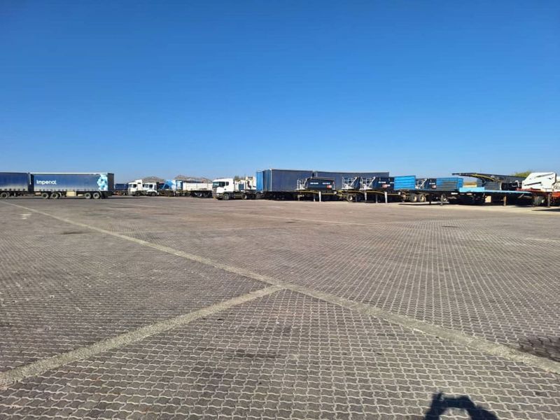 Large warehouses on 2ha yard - Photo 2