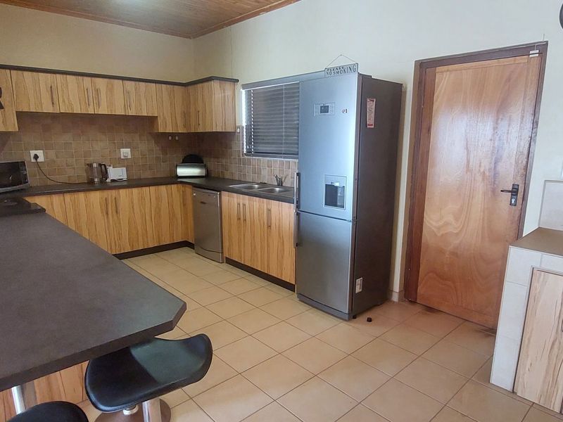 Secure and Fully Furnished 3-Bedroom Townhouse in South Dune - Photo 3