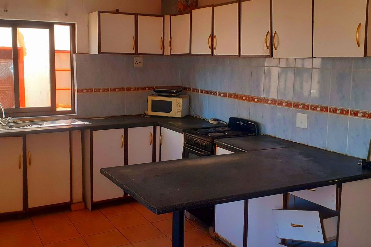 Big house with 7 bedrooms for sale in Rocky Crest - Photo 4