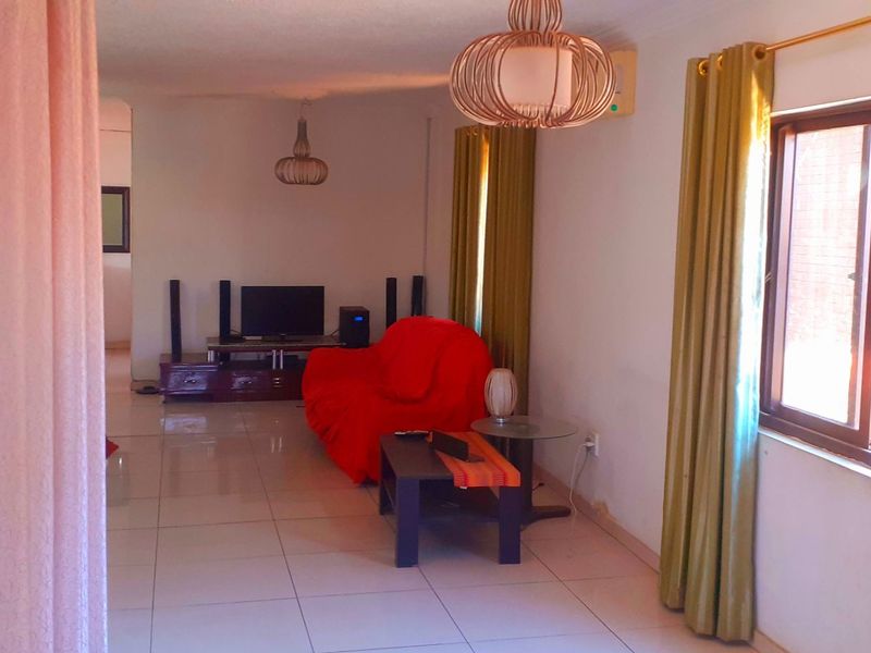 Big house with 7 bedrooms for sale in Rocky Crest - Photo 3