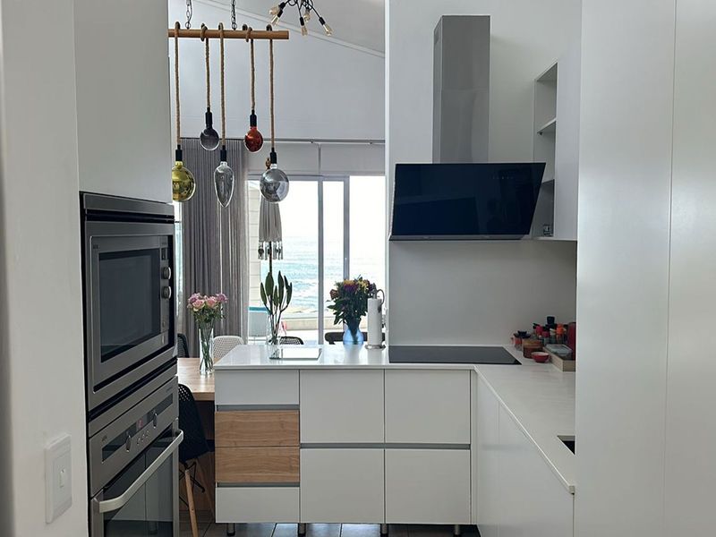 Penthouse Perfection – Coastal Luxury in Swakopmund - Photo 10