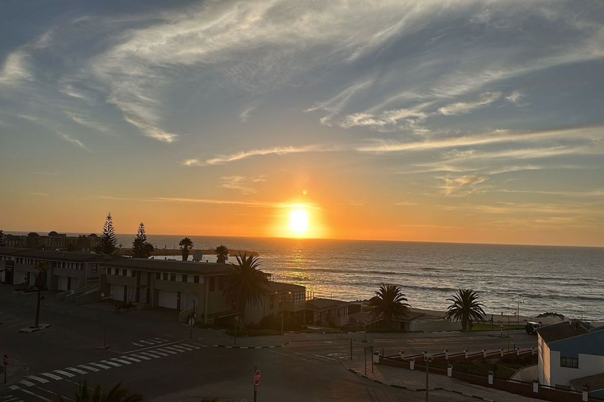 Penthouse Perfection – Coastal Luxury in Swakopmund - Photo 3