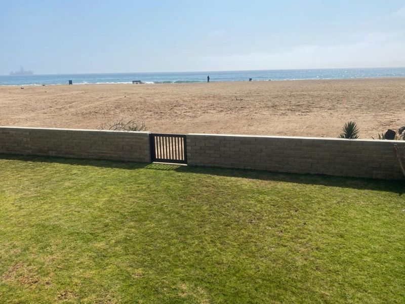 Double-Storey Beachfront Elegance – Langstrand, Walvis Bay - Photo 10