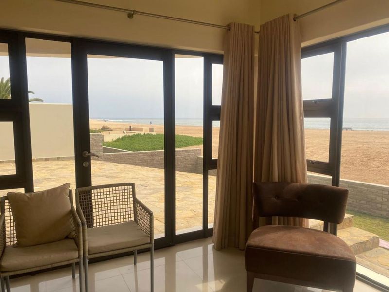 Double-Storey Beachfront Elegance – Langstrand, Walvis Bay - Photo 8