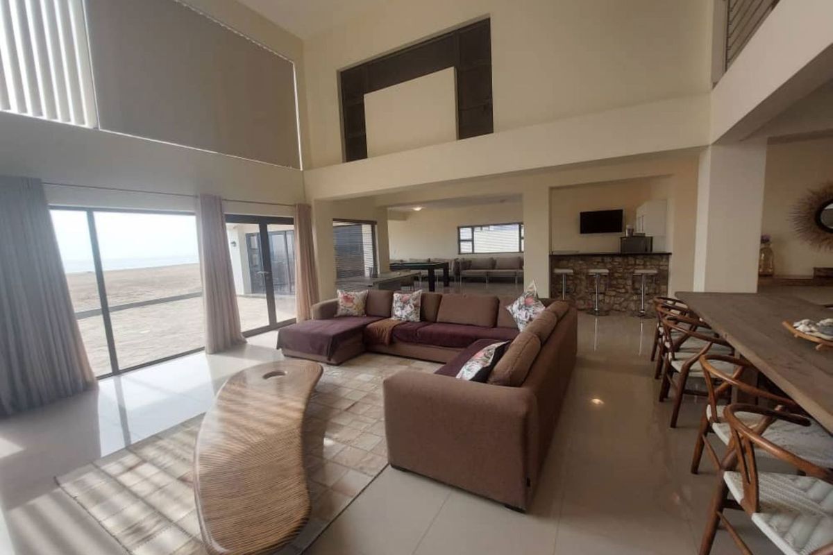 Double-Storey Beachfront Elegance – Langstrand, Walvis Bay - Photo 5