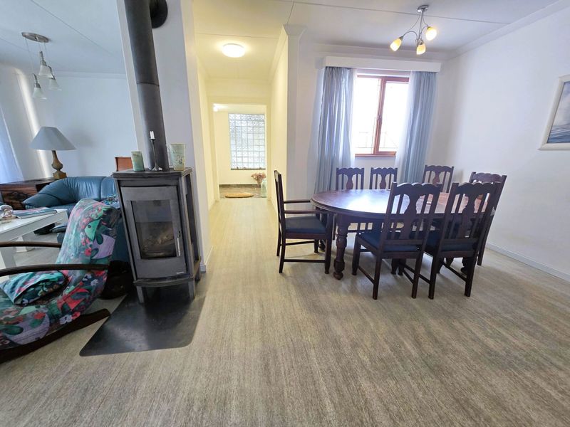 Spectacular Sea Views in a Prime Location - Photo 10