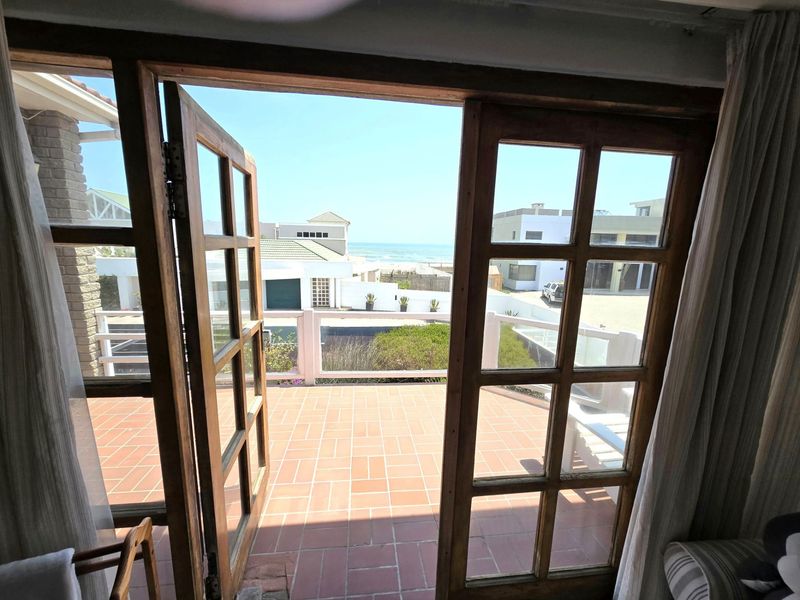 Charming Beachside Home in Sought-After Vogelstrand - Photo 3