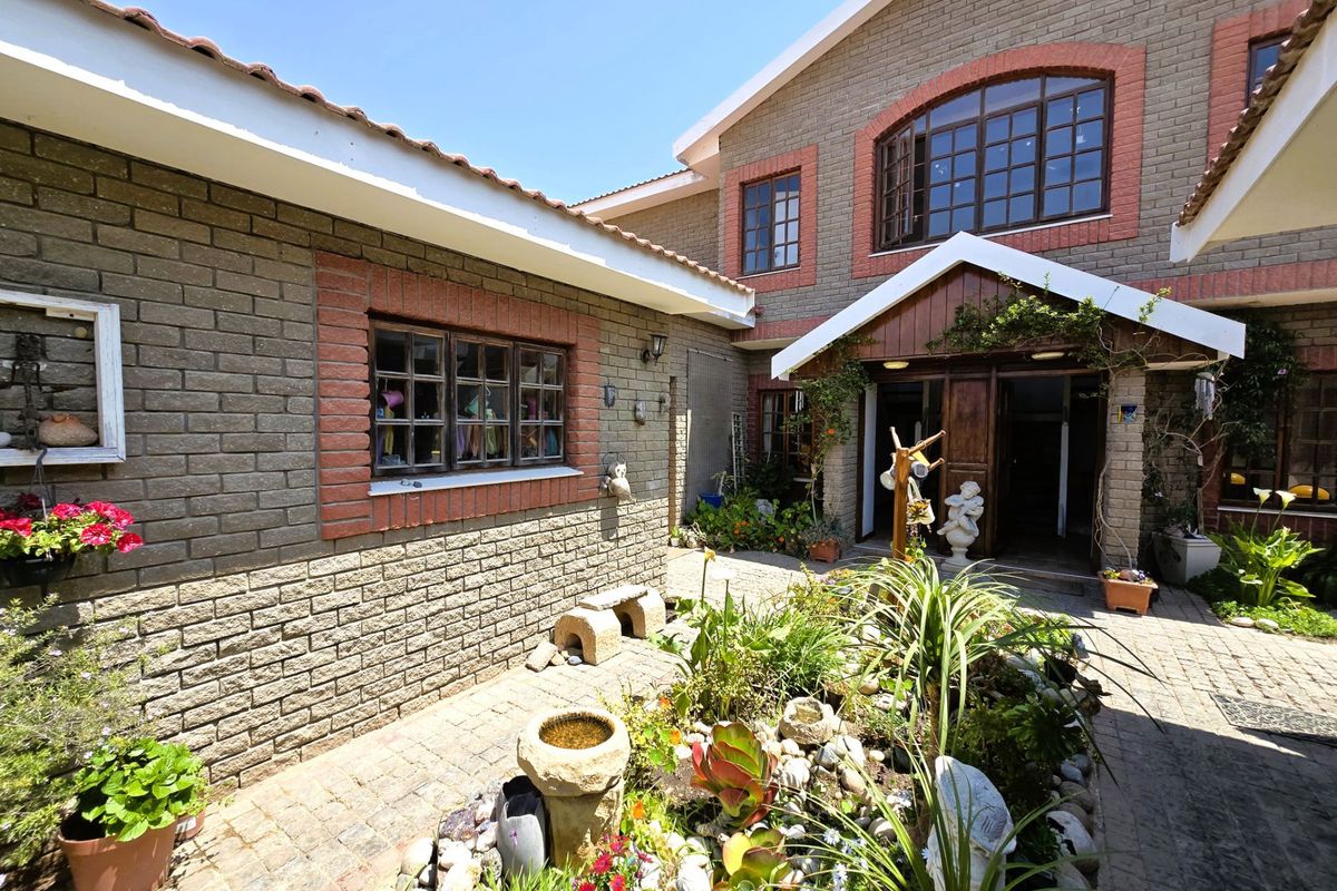 Charming Beachside Home in Sought-After Vogelstrand - Photo 2