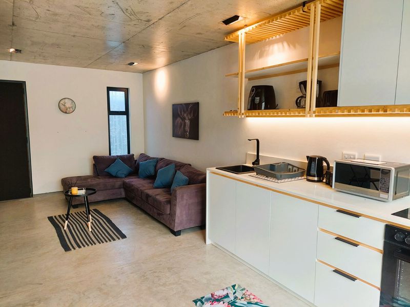 Self-Catering Friendly Apartment in Prime Location - Photo 2