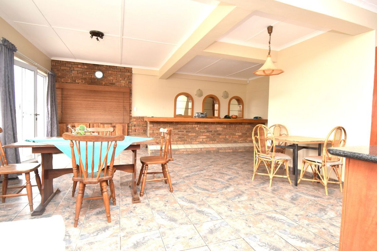 Stunning Double-Storey Home with Expansive Grounds - Photo 3