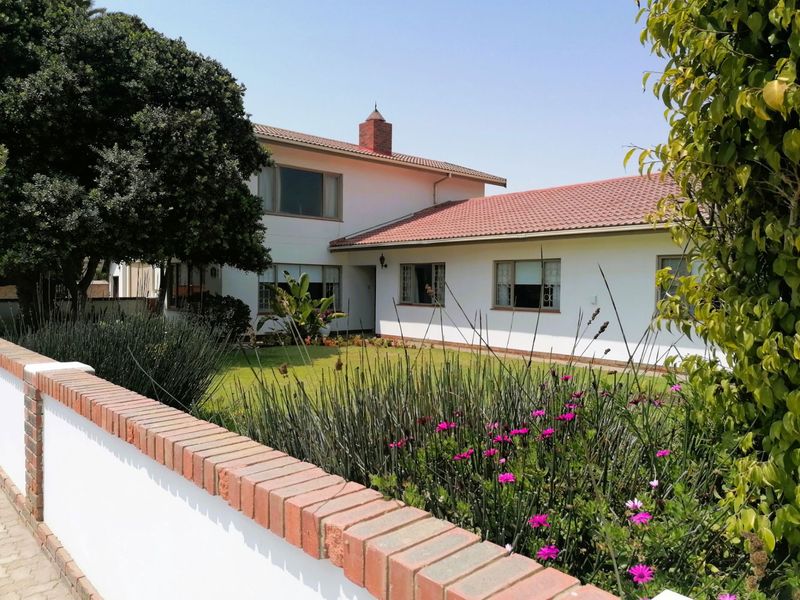 A Warm, Character-Filled Home with Space to Breathe - Photo 1