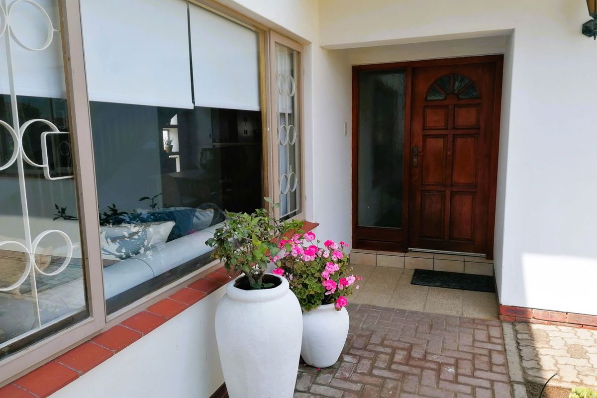 A Warm, Character-Filled Home with Space to Breathe - Photo 2