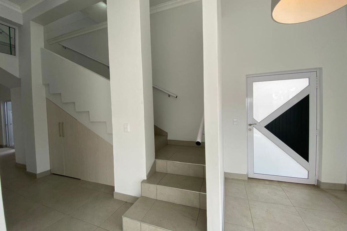 Coastal Bliss Awaits: Stunning Brand-New Family Home - Photo 5