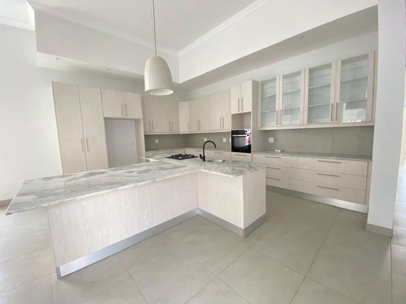 Coastal Bliss Awaits: Stunning Brand-New Family Home - Photo 9