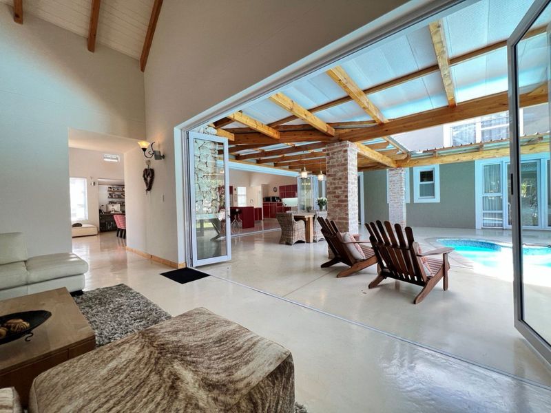 Luxurious architectural designed home for sale. - Photo 7