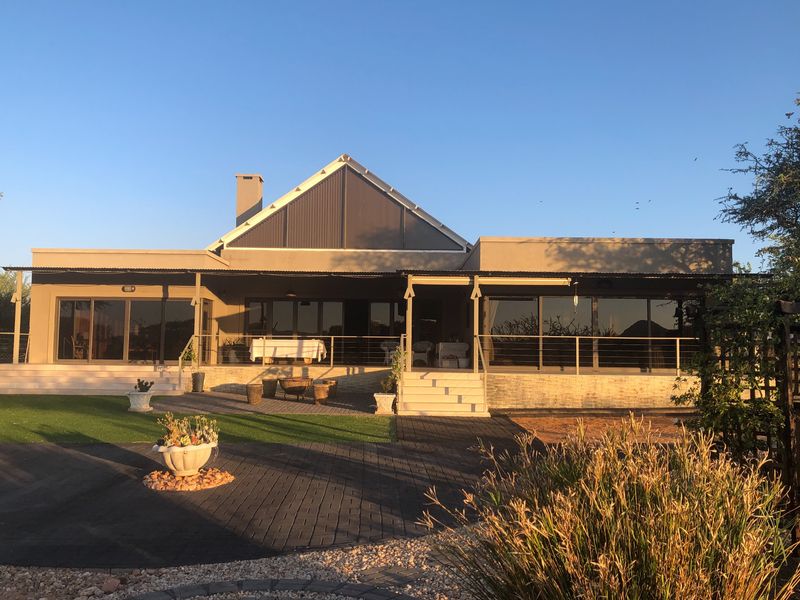 Enveloped by Nature - Photo 2