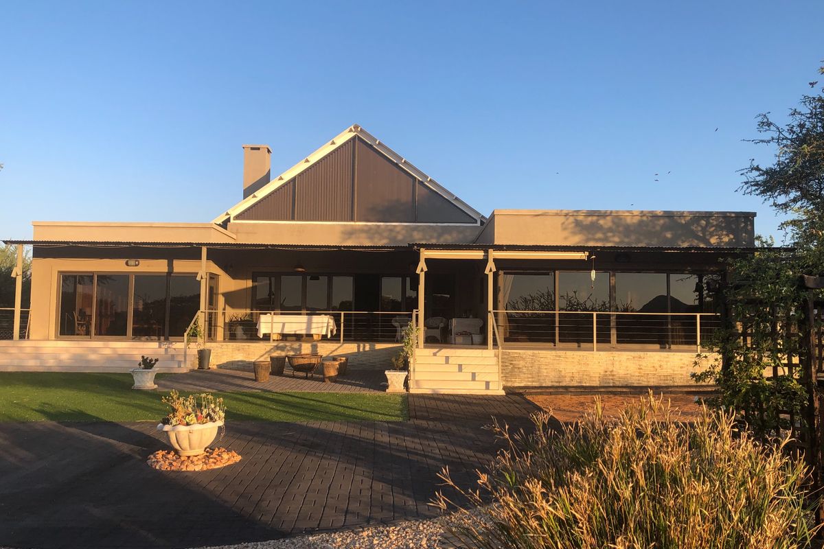 Enveloped by Nature - Photo 2