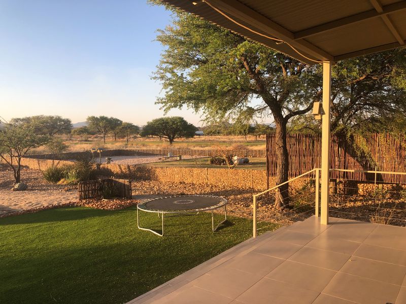 Enveloped by Nature - Photo 3