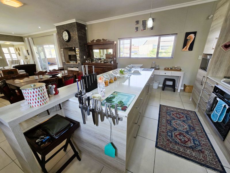 Charming Double-Story Family Home - Photo 8