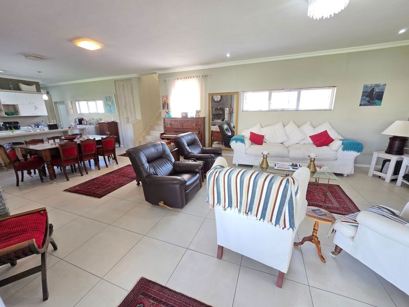 Charming Double-Story Family Home - Photo 7