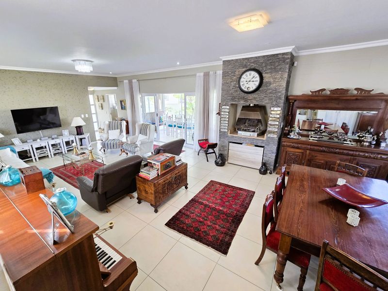 Charming Double-Story Family Home - Photo 2