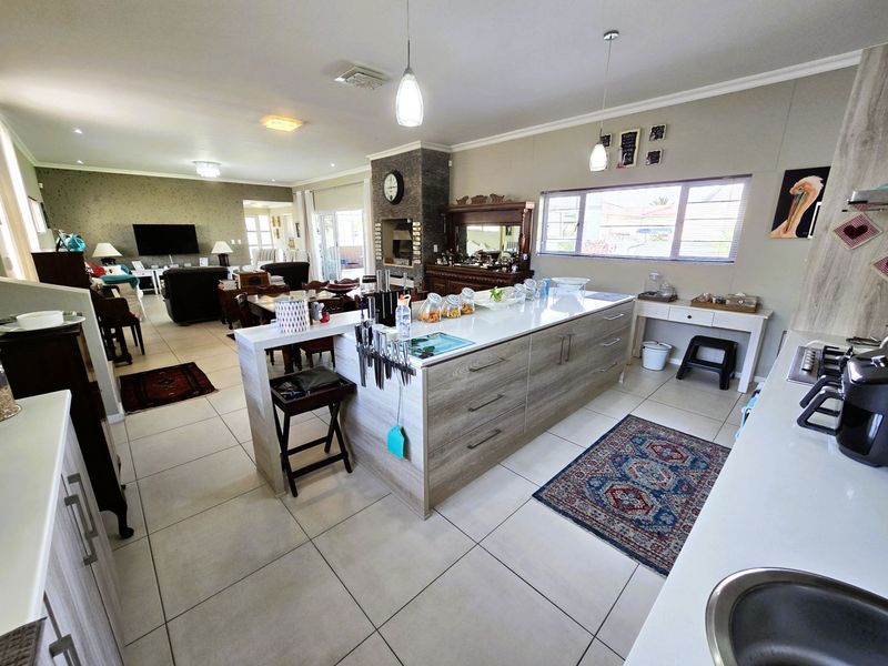 Charming Double-Story Family Home - Photo 4