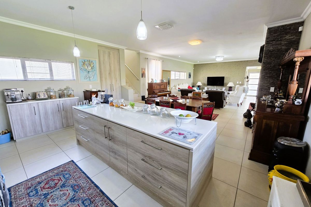 Charming Double-Story Family Home - Photo 5